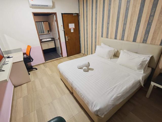 Room for rent in Country Heights Damansara, Kuala Lumpur