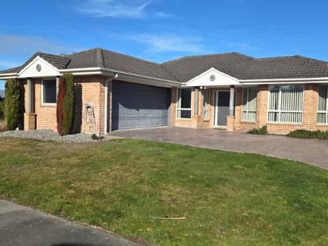 House for rent in Chaslands, Canterbury