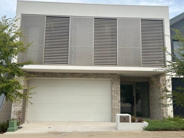 Townhouse for sale in Shenton Park