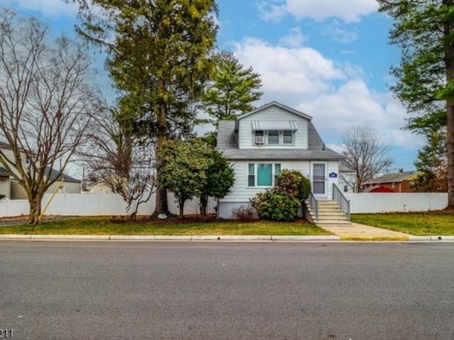 House for sale in Edison, New Jersey