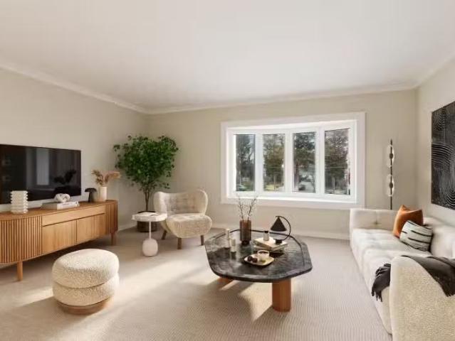 House for rent in Darien