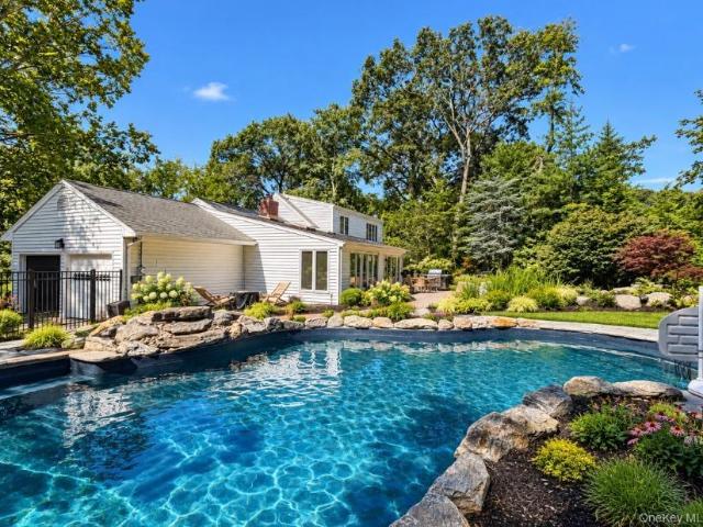 House for sale in Stony Brook, Town of Brookhaven