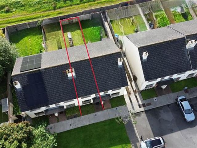 Terraced House for sale in Longford