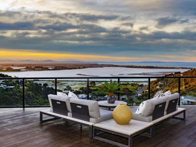 House for sale in Chaslands, Canterbury