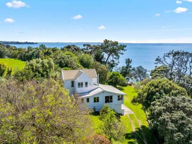 House for sale in Awhitu