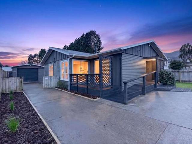 House for sale in Days Bay, Wellington
