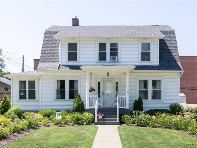 House for sale in Bowmansville, New York