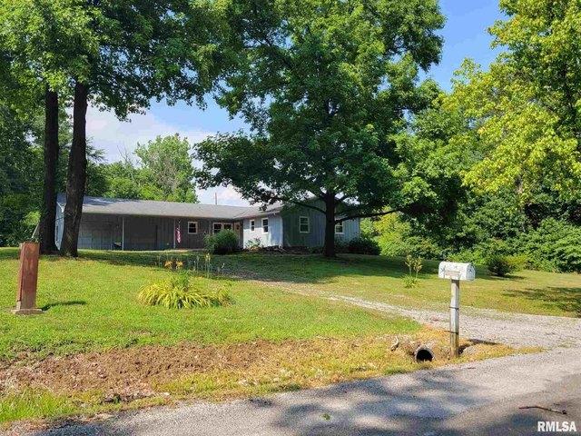 House for sale in Murphysboro, Illinois