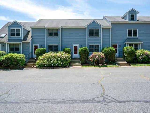 Condo for sale in Hopkinton, Massachusetts