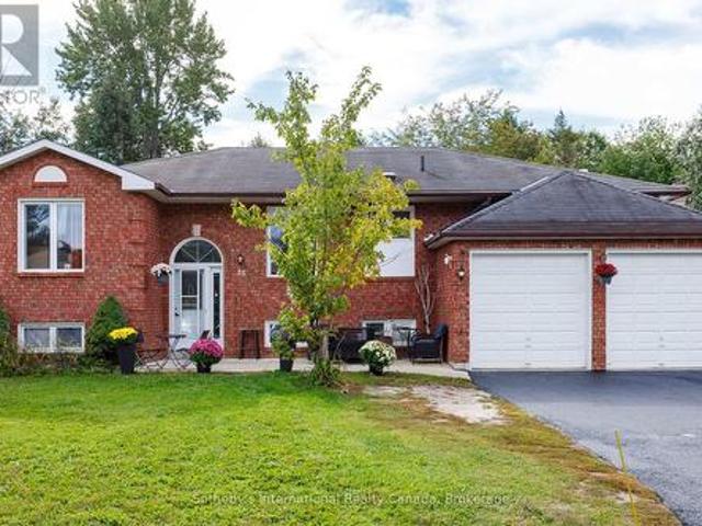 House for sale in Wasaga Beach, Central Ontario