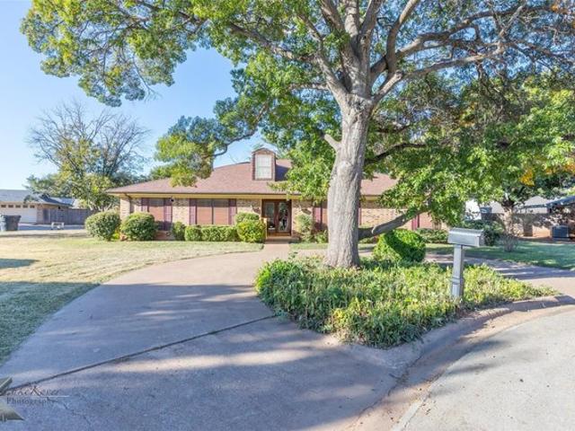 House for sale in Taylor, Texas