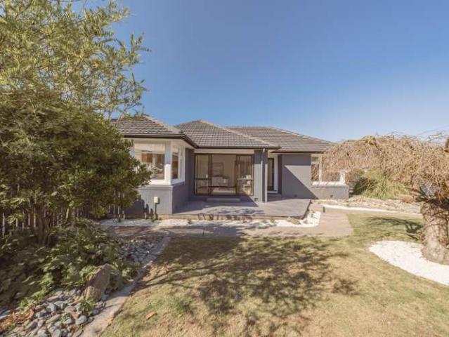 House for sale in Chaslands, Canterbury
