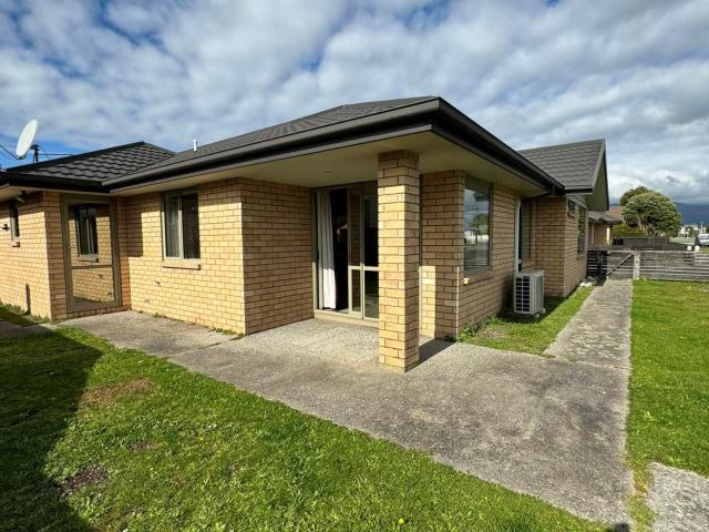 House for rent in Fairdown, West Coast