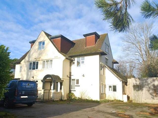 House for sale in Caterham-on-the-Hill, Hillview