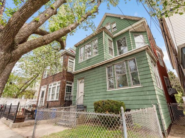 Detached House for sale in Hudson, New Jersey