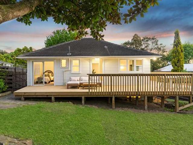 House for sale in Beach Haven, Kaipātiki