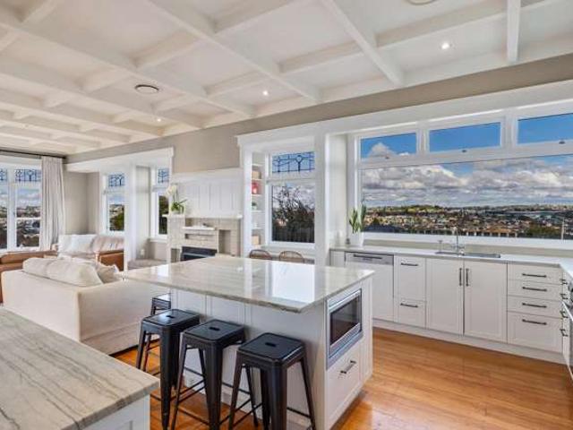 House for sale in Balmoral