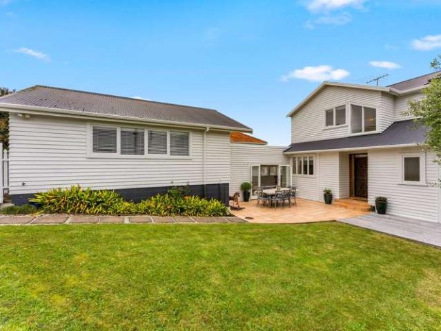 House for sale in Castor Bay