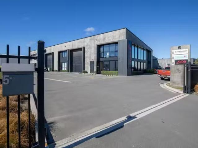 House for sale in Chaslands, Canterbury