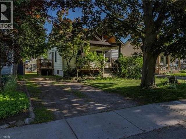 House for sale in Ancaster, Ontario