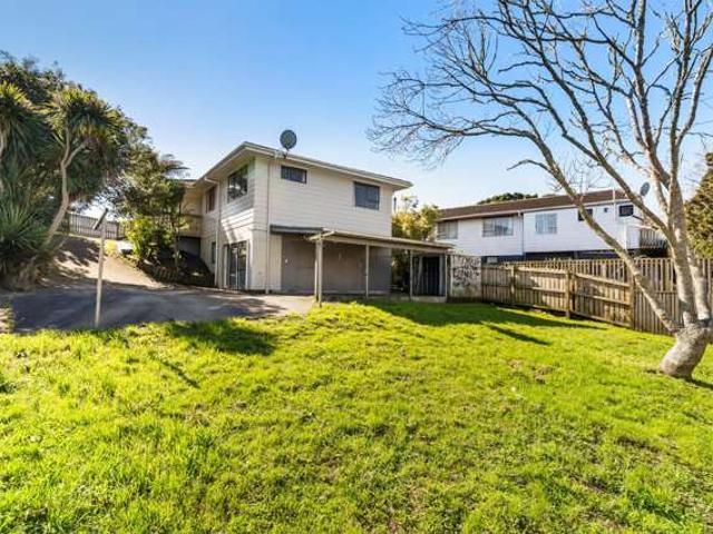 House for sale in Henderson, Henderson-Massey