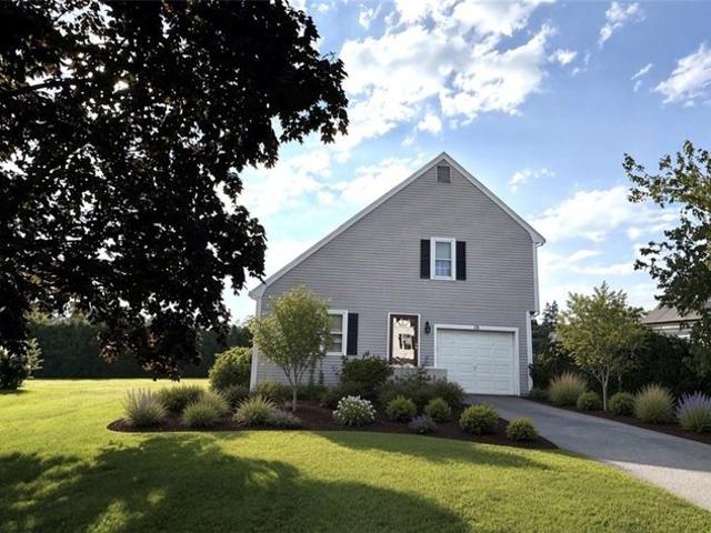 Townhouse for sale in Portsmouth, Rhode Island