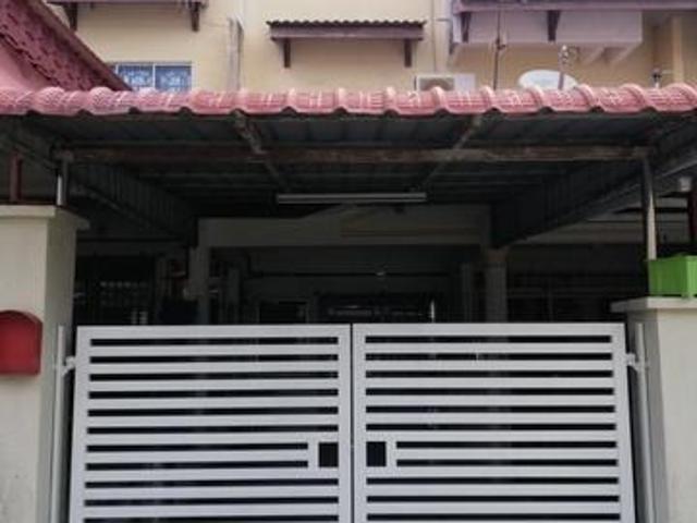 Townhouse for sale in Cheng, Malaka