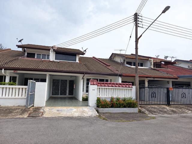 Terraced House for sale in Kuching, Bahagian Kuching