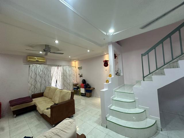 Townhouse for sale in Cheng, Malaka