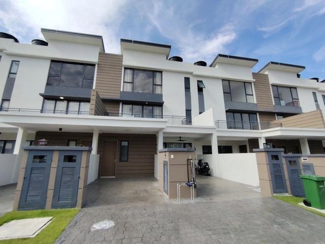 Townhouse for rent in Kajang, Langat