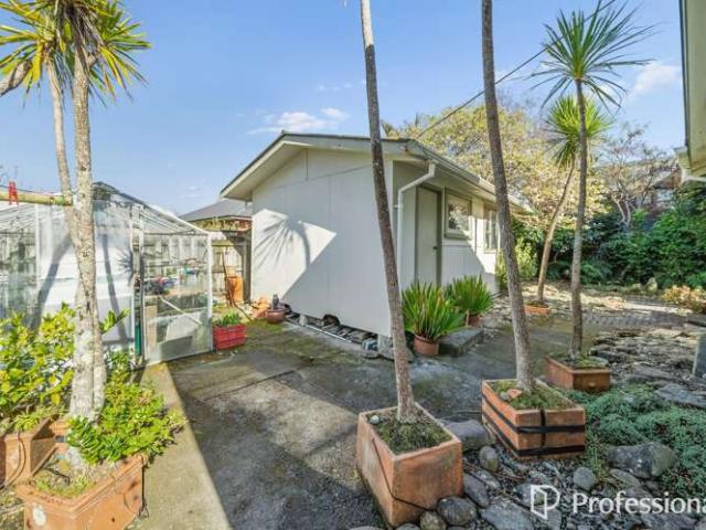 House for sale in Days Bay, Wellington