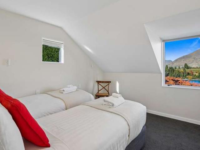 House for sale in Otakou