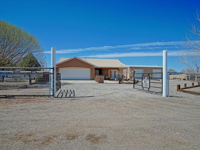 House for sale in Los Lunas, New Mexico
