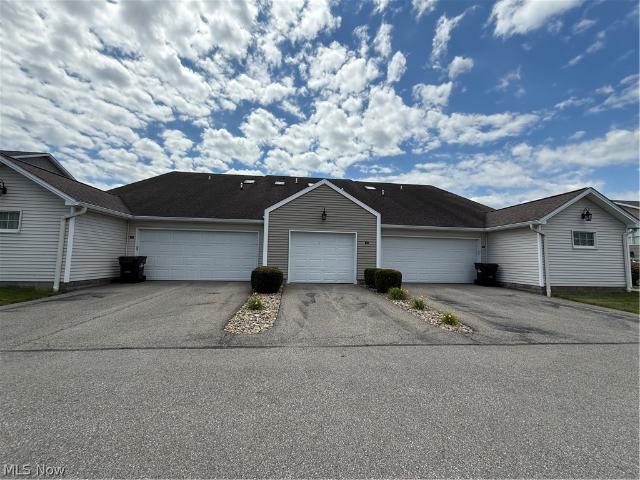 Condo for sale in Columbiana, Ohio