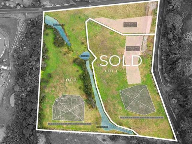 Land for sale in Paremoremo, Oroua County