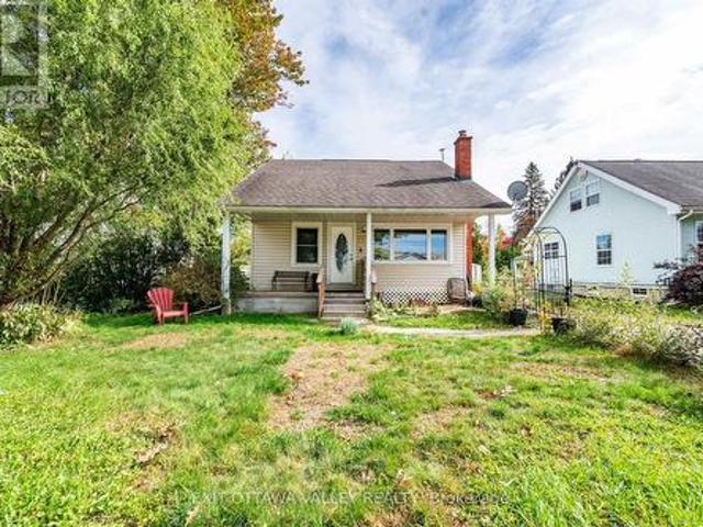 House for sale in Deep River, Eastern Ontario