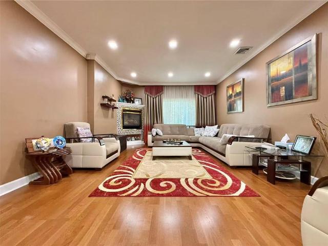 Townhouse for sale in Arverne, New York