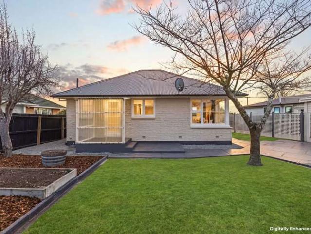 House for sale in Chaslands, Canterbury