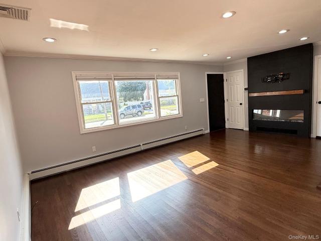Property for rent in Nassau, New York