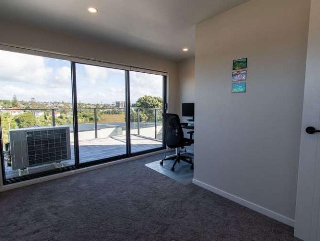 Townhouse for rent in Takapuna