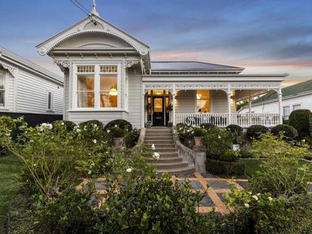 House for sale in Balmoral