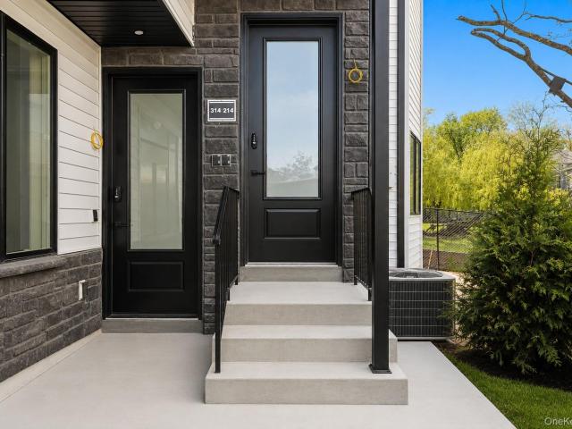 Condo for sale in Rockland, New York