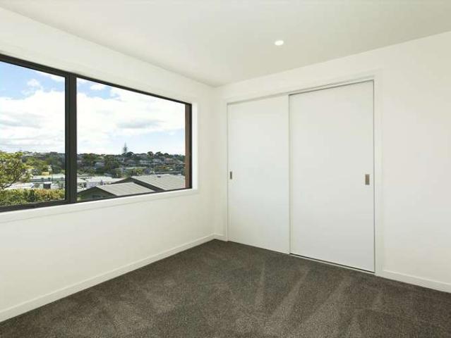 Townhouse for rent in Whangaparaoa