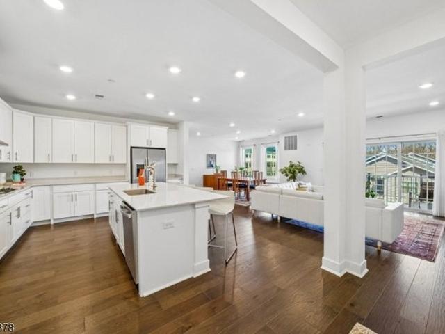 Condo for sale in Morris Plains, New Jersey