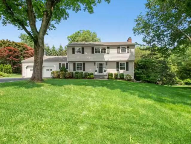 House for rent in Darien