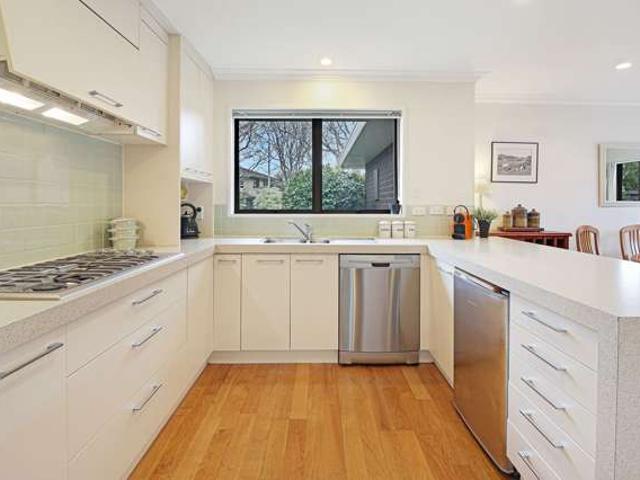 House for sale in Chaslands, Canterbury