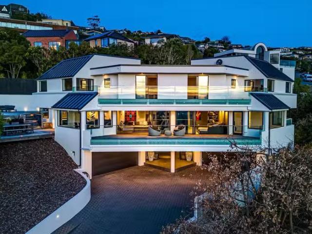 House for sale in Chaslands, Canterbury