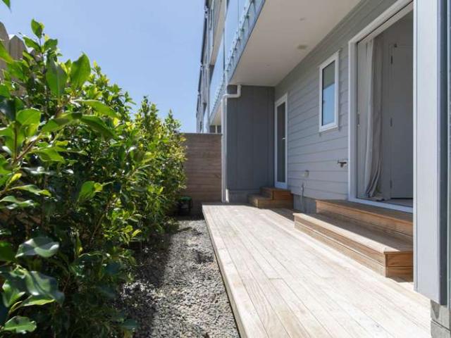 Townhouse for sale in Glenfield, Kaipātiki