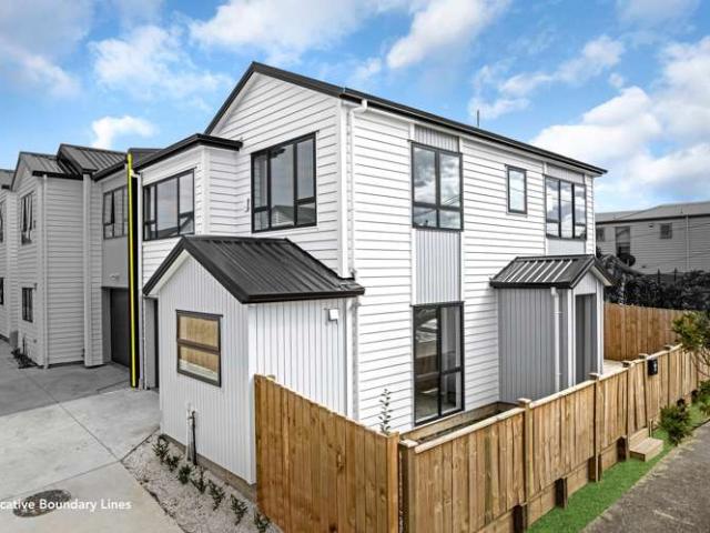 House for sale in Point England, Oroua County