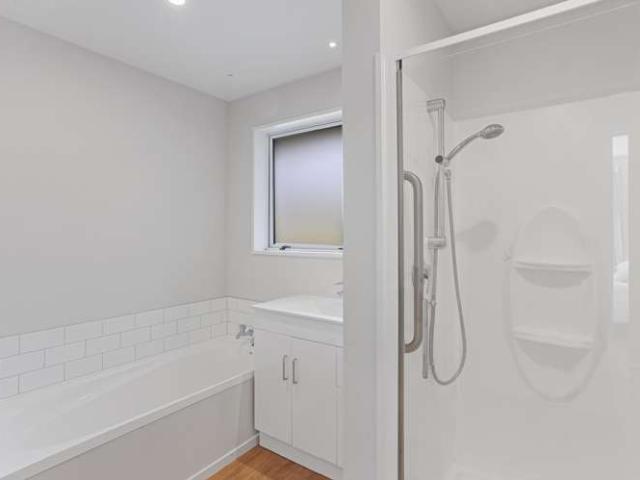 Townhouse for sale in Chaslands, Canterbury
